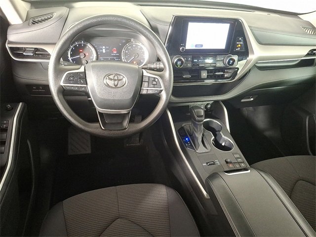 Used 2023 Toyota Highlander L video 2