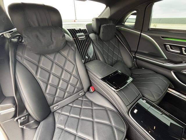 Used 2025 Mercedes-Benz Maybach S 580 4MATIC image 17
