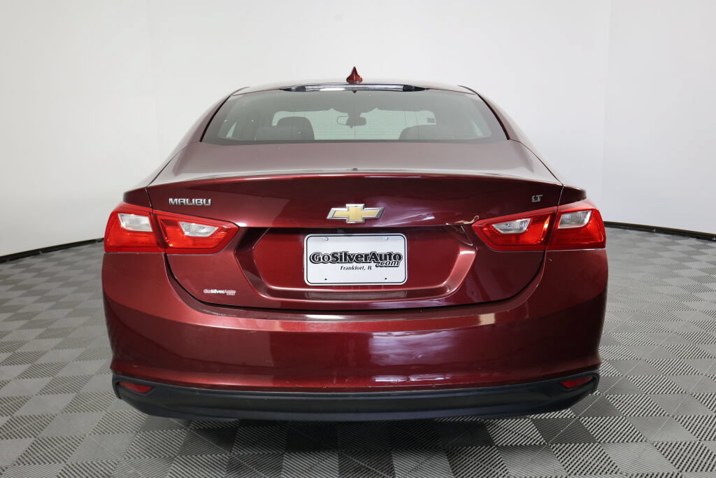 Used 2016 Chevrolet Malibu LT FWD image 3