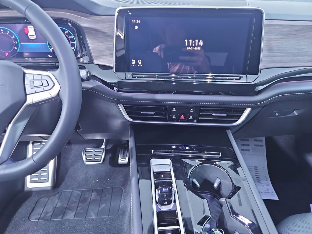 New 2026 Volkswagen Atlas SEL Premium R-Line image 17