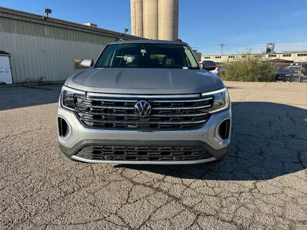 New 2026 Volkswagen Atlas SE image 2