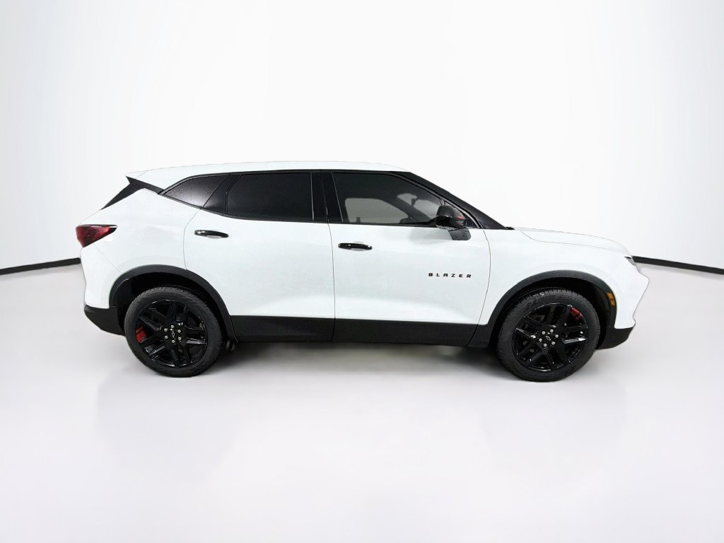 Used 2023 Chevrolet Blazer LT AWD/4WD image 4