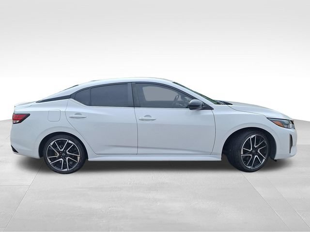 Certified 2024 Nissan Sentra SR FWD image 9