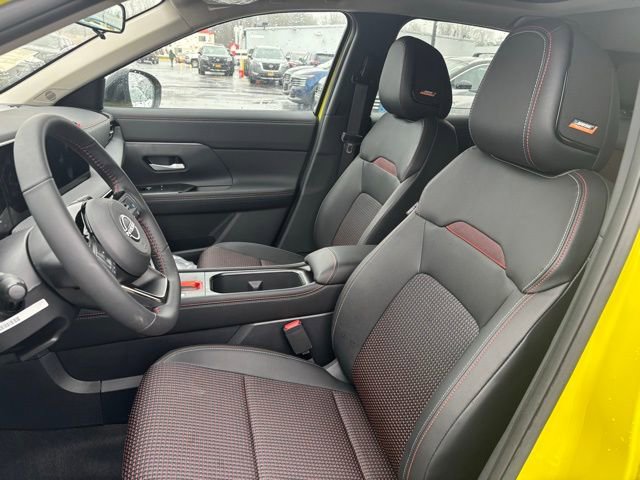 New 2026 Nissan Kicks SR w/ SR Premium Package AWD/4WD image 16
