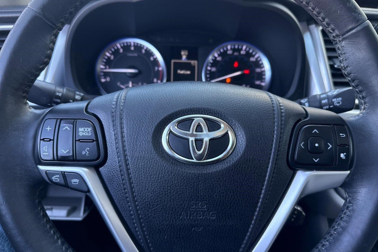 Used 2015 Toyota Highlander XLE image 16