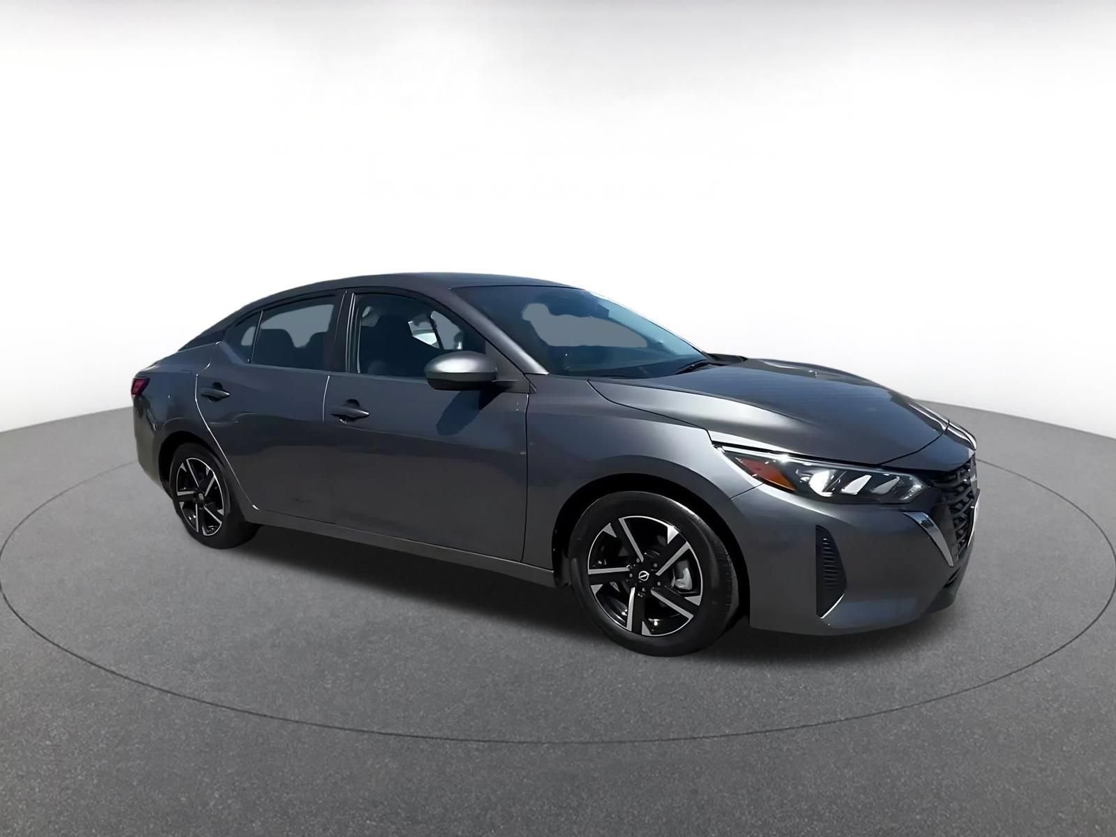 Used 2025 Nissan Sentra SV FWD image 2