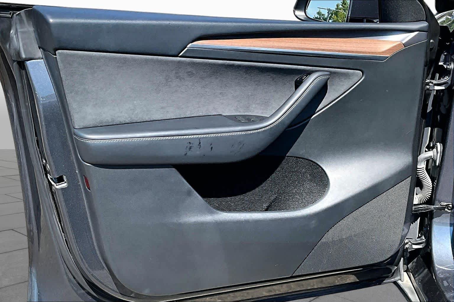 Used 2023 Tesla Model Y Long Range AWD/4WD image 21