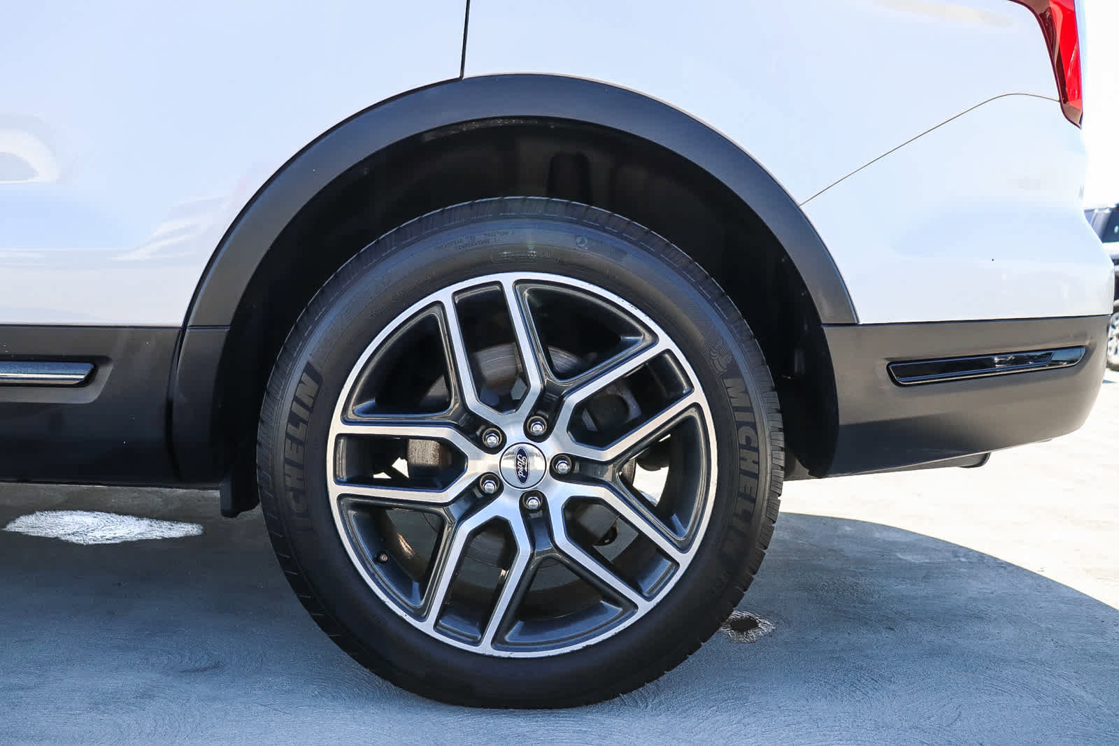 Used 2019 Ford Explorer Sport w/ Equipment Group 401A image 10