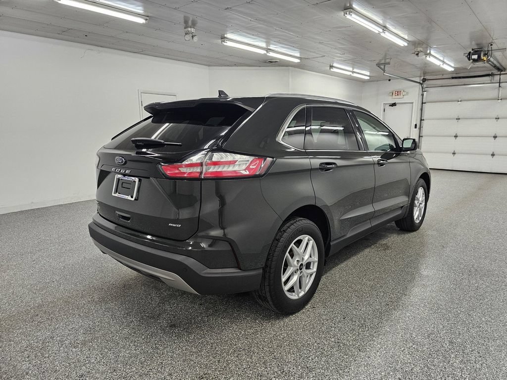 Used 2023 Ford Edge SEL w/ Convenience Package AWD/4WD image 4
