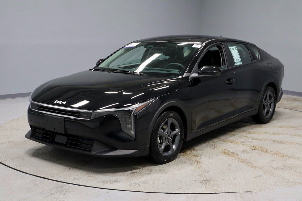 Used 2025 Kia K4 LXS image 7