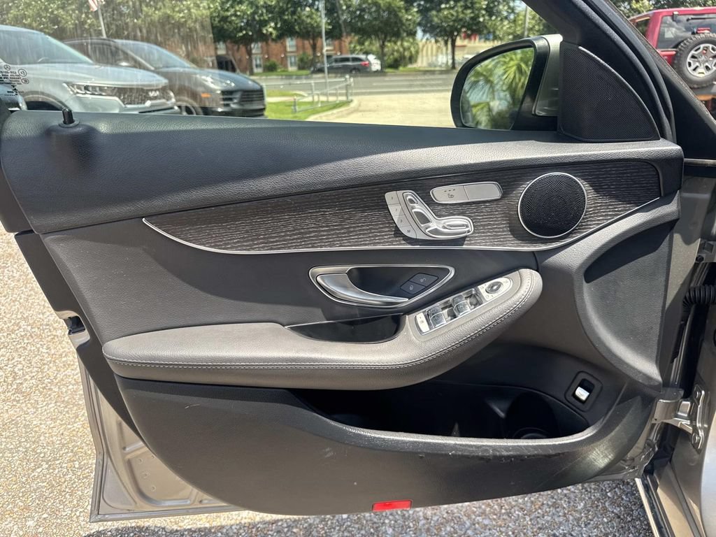 Used 2019 Mercedes-Benz C 300 Sedan image 21