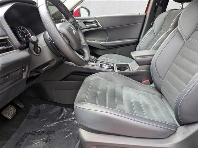 Used 2024 Mitsubishi Outlander SE image 10