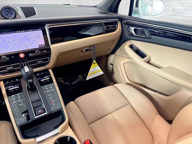 Certified 2026 Porsche Macan AWD/4WD image 22