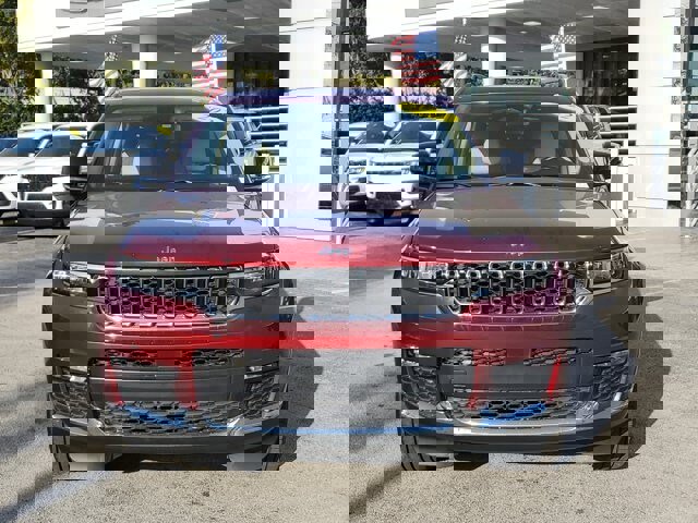 Used 2022 Jeep Grand Cherokee L Limited image 2