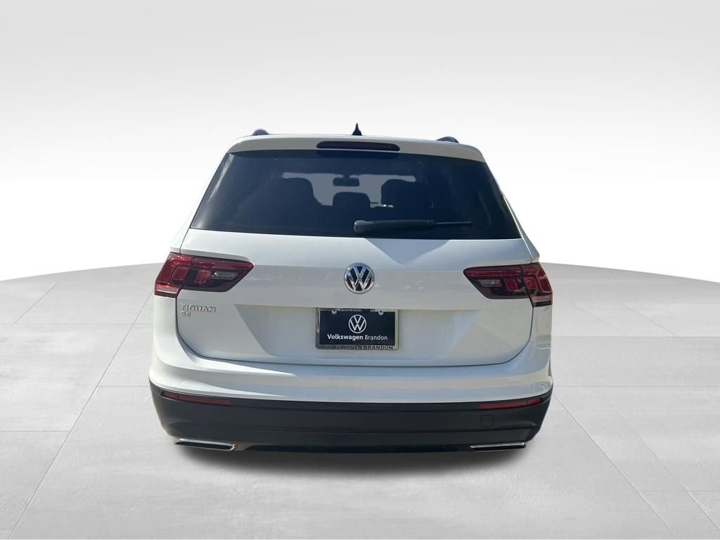 Used 2019 Volkswagen Tiguan SE w/ Panoramic Sunroof Package image 4