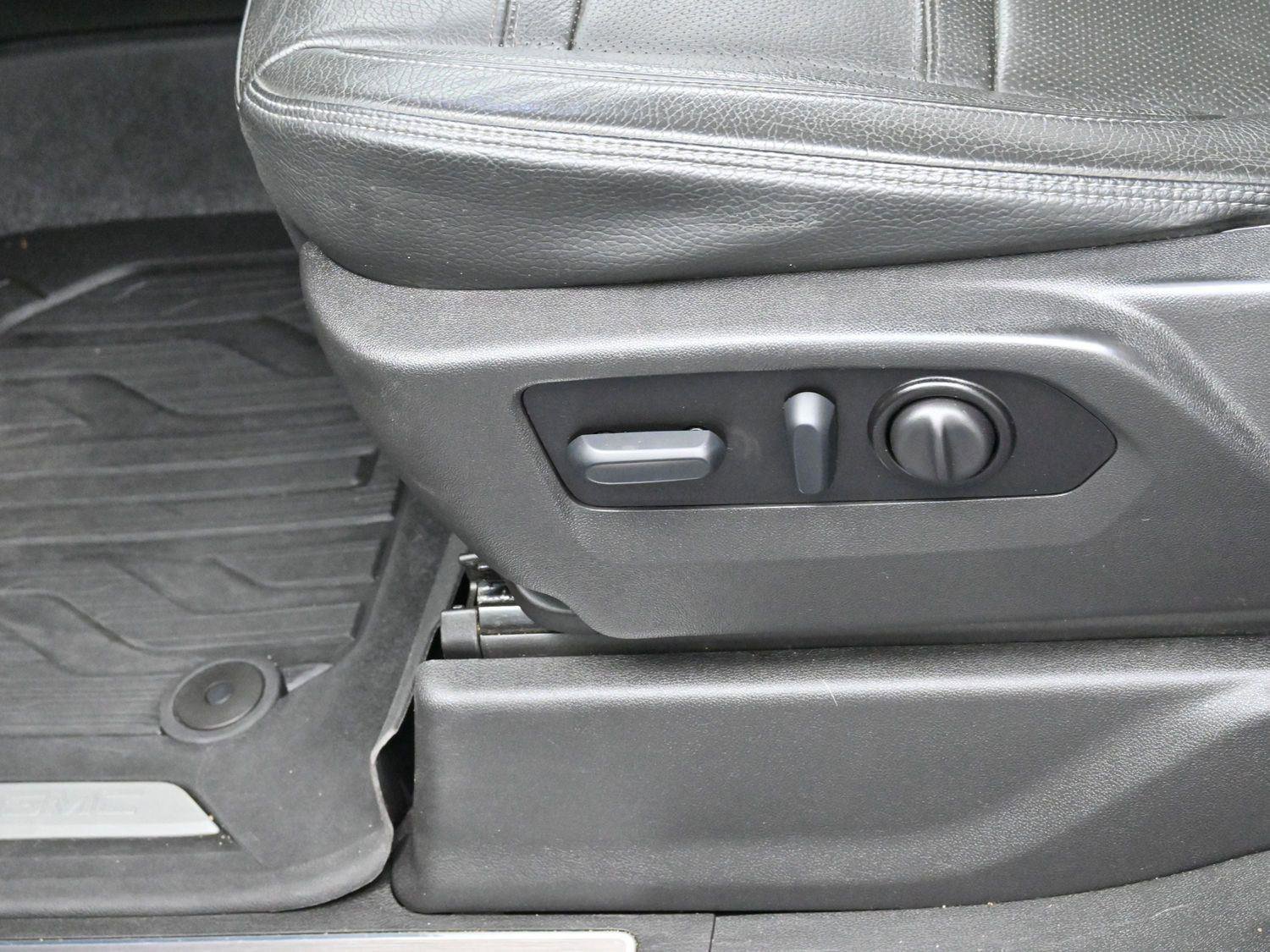 Used 2022 GMC Sierra 1500 Denali w/ Denali Reserve Package image 13