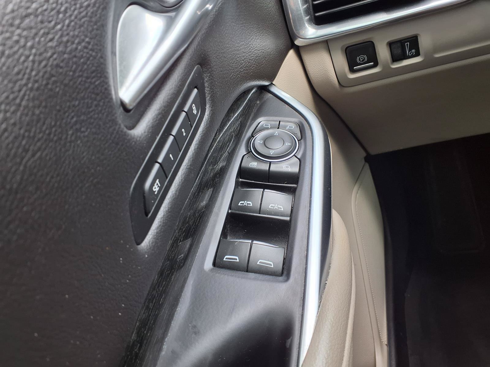 Used 2022 Cadillac XT4 Premium Luxury FWD image 10