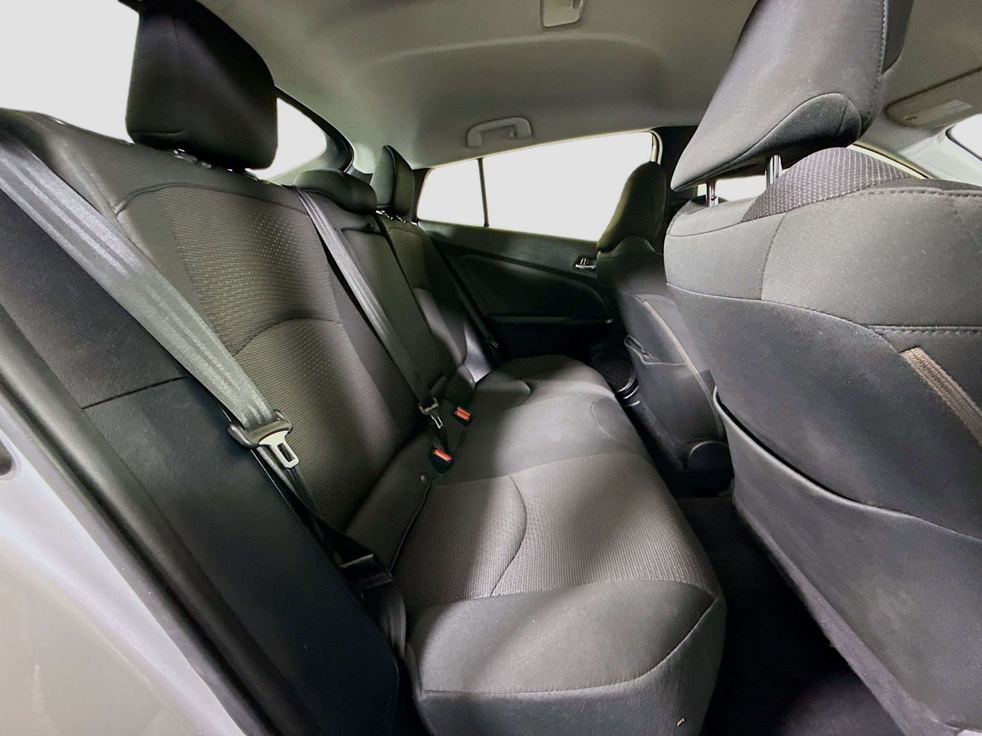Used 2021 Toyota Prius LE FWD image 27
