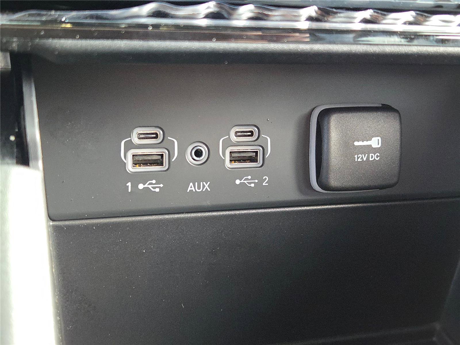 New 2025 Jeep Grand Cherokee L Laredo w/ MOPAR Finishing Package image 32