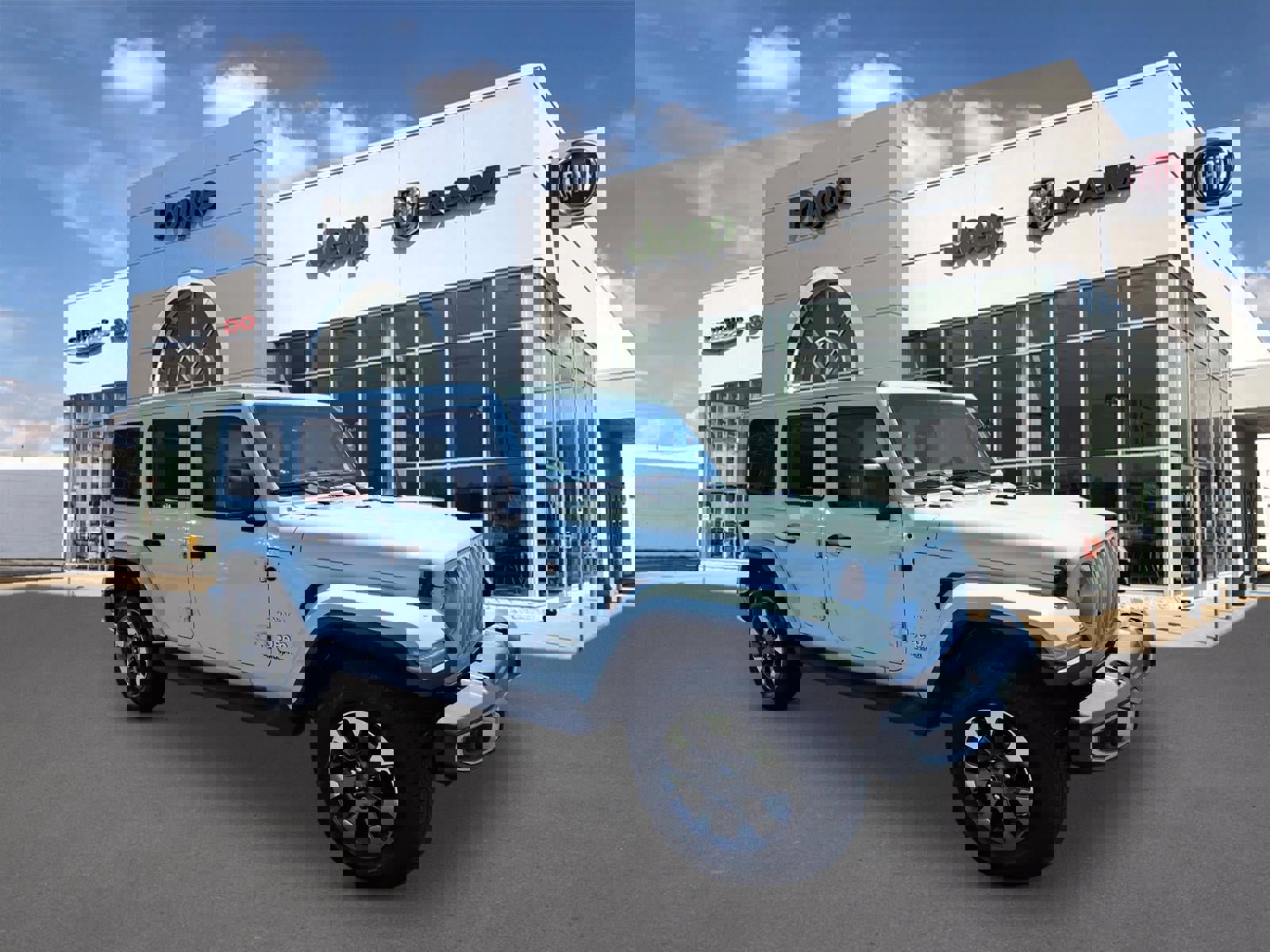 Used 2018 Jeep Wrangler Unlimited Sahara w/ Dual Top Group image 1