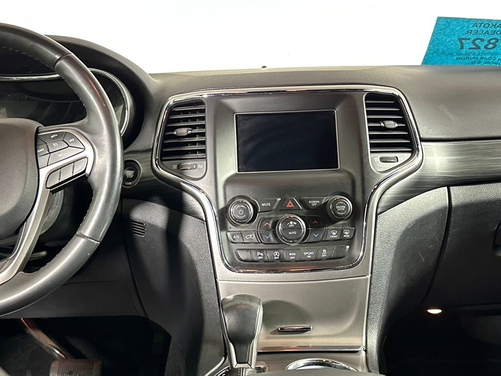 Used 2020 Jeep Grand Cherokee Laredo image 25