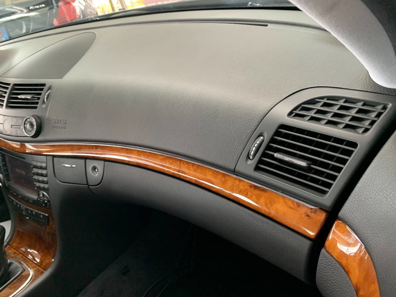 Used 2005 Mercedes-Benz E 320 Sedan image 19