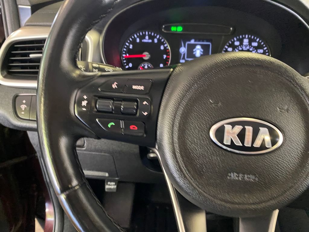 Used 2018 Kia Sorento FWD image 17