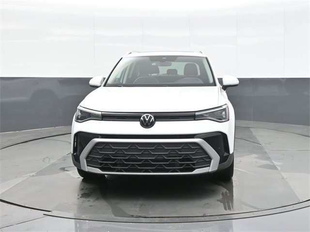 Certified 2025 Volkswagen Taos SE w/ Panoramic Sunroof Package image 2