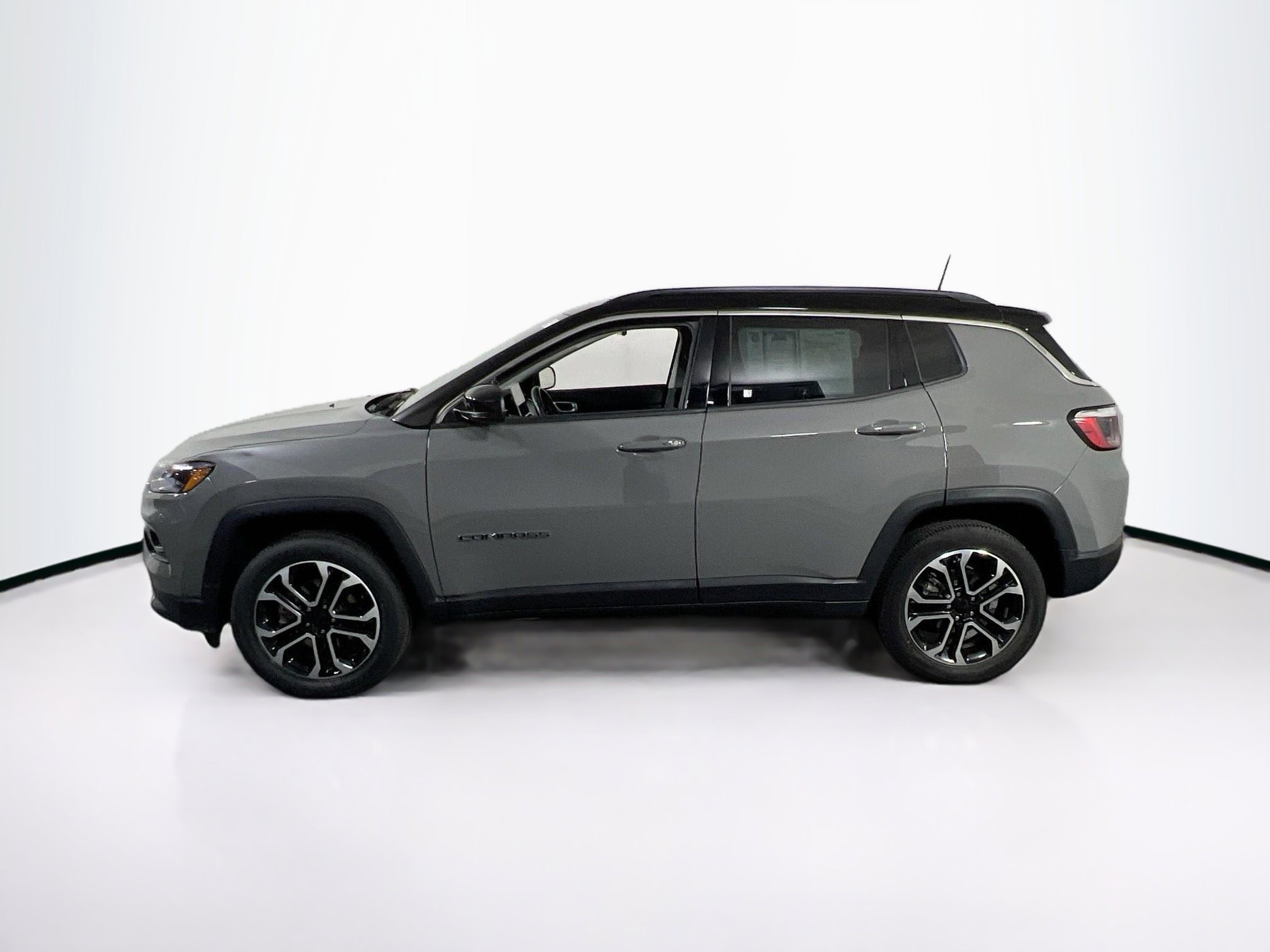 Used 2022 Jeep Compass Limited w/ Sun and Sound Group image 8