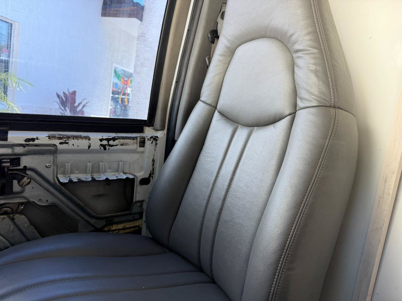 Used 2007 Chevrolet Express 3500 RWD image 25