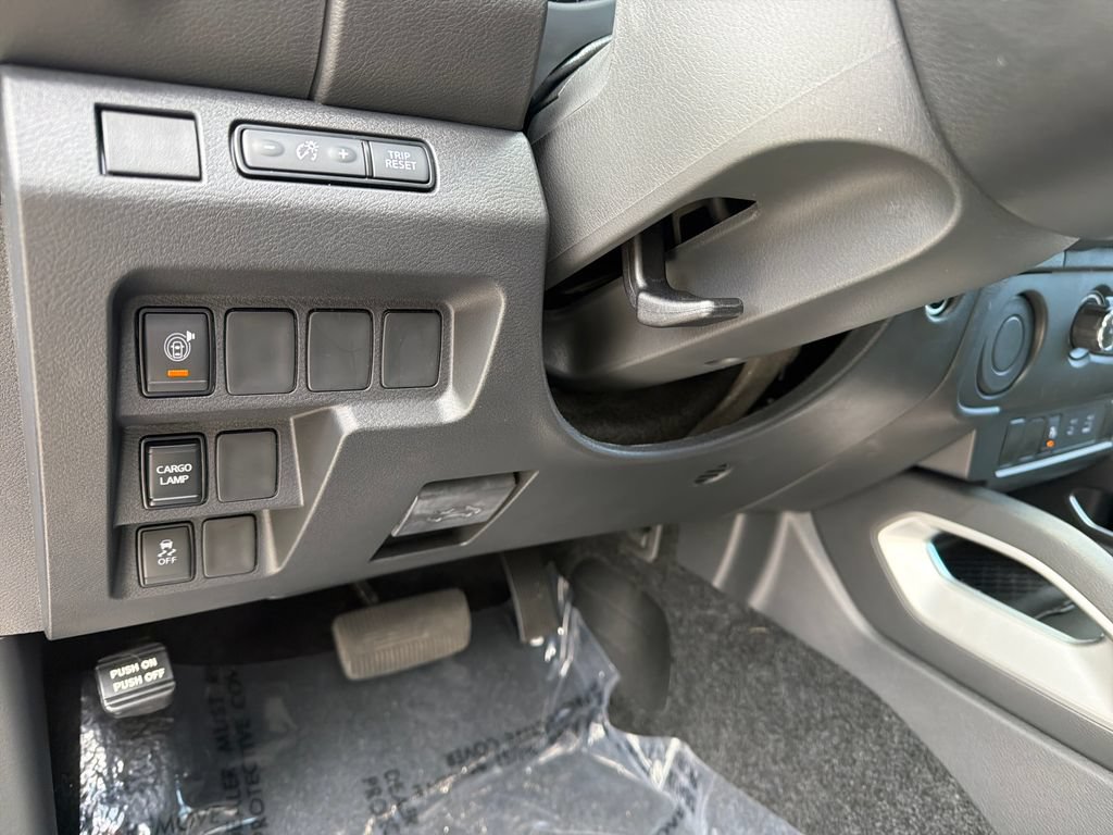 Used 2025 Nissan Frontier SV RWD image 16