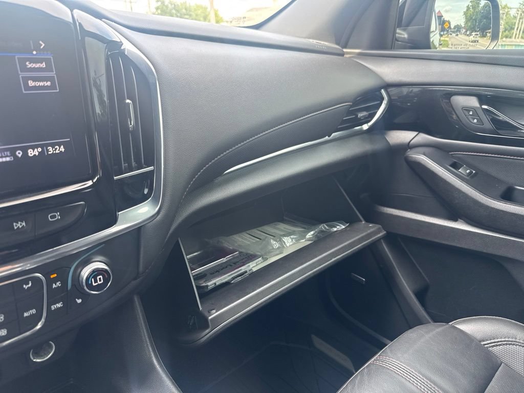 Used 2023 Chevrolet Traverse RS w/ LPO, Floor Liner Package FWD image 43
