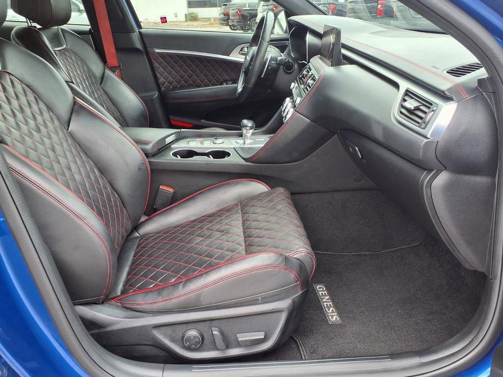 Used 2022 Genesis G70 3.3T RWD image 12