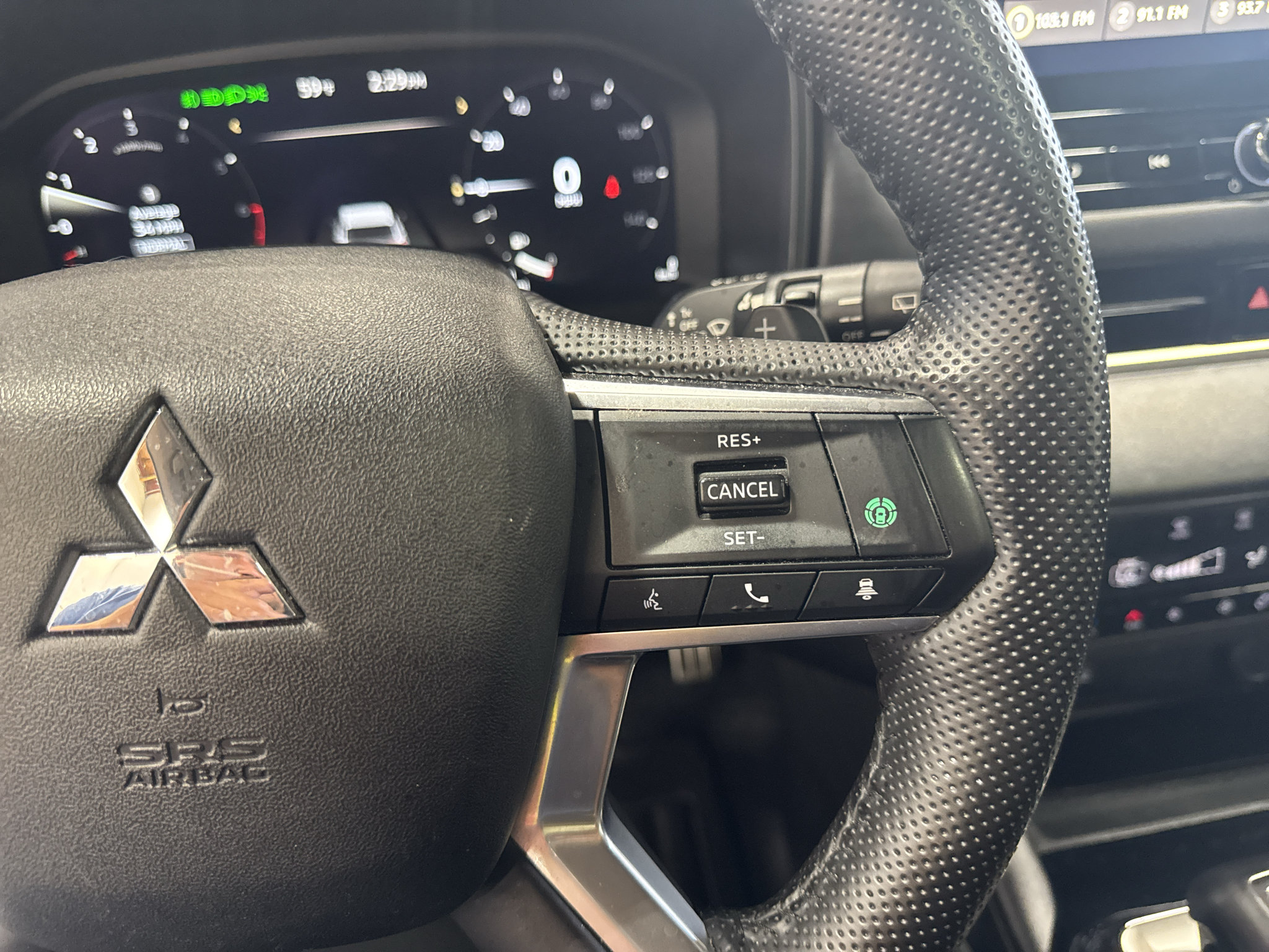 Used 2025 Mitsubishi Outlander SEL AWD/4WD image 25