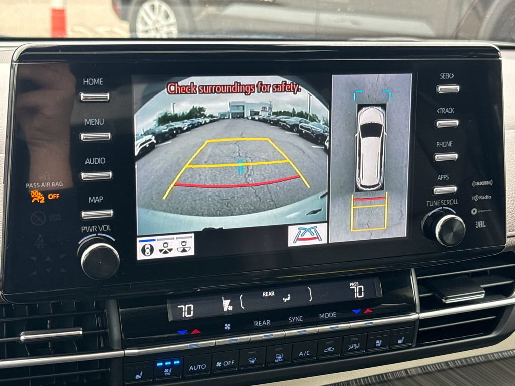 Used 2023 Toyota Sienna Platinum AWD/4WD image 40
