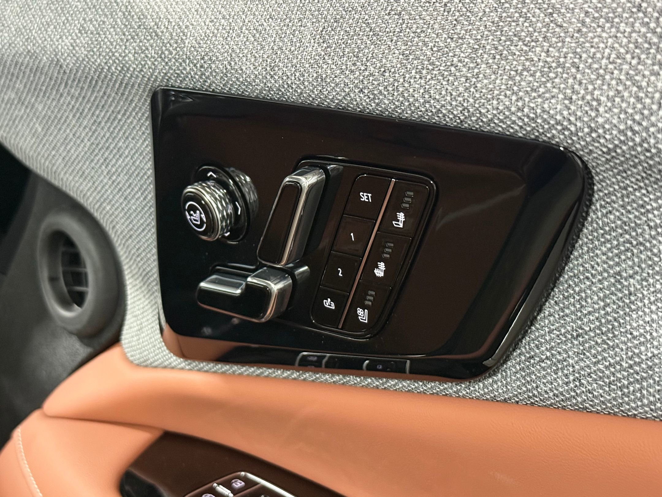 New 2026 Cadillac Optiq Luxury 2 image 49