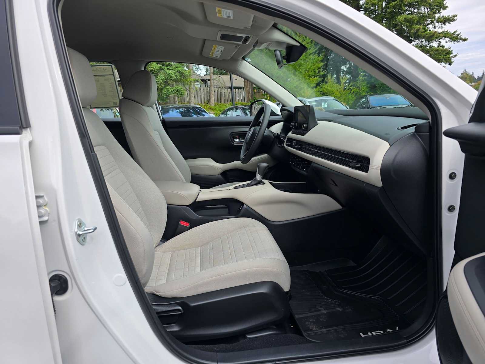 Used 2024 Honda HR-V LX image 11