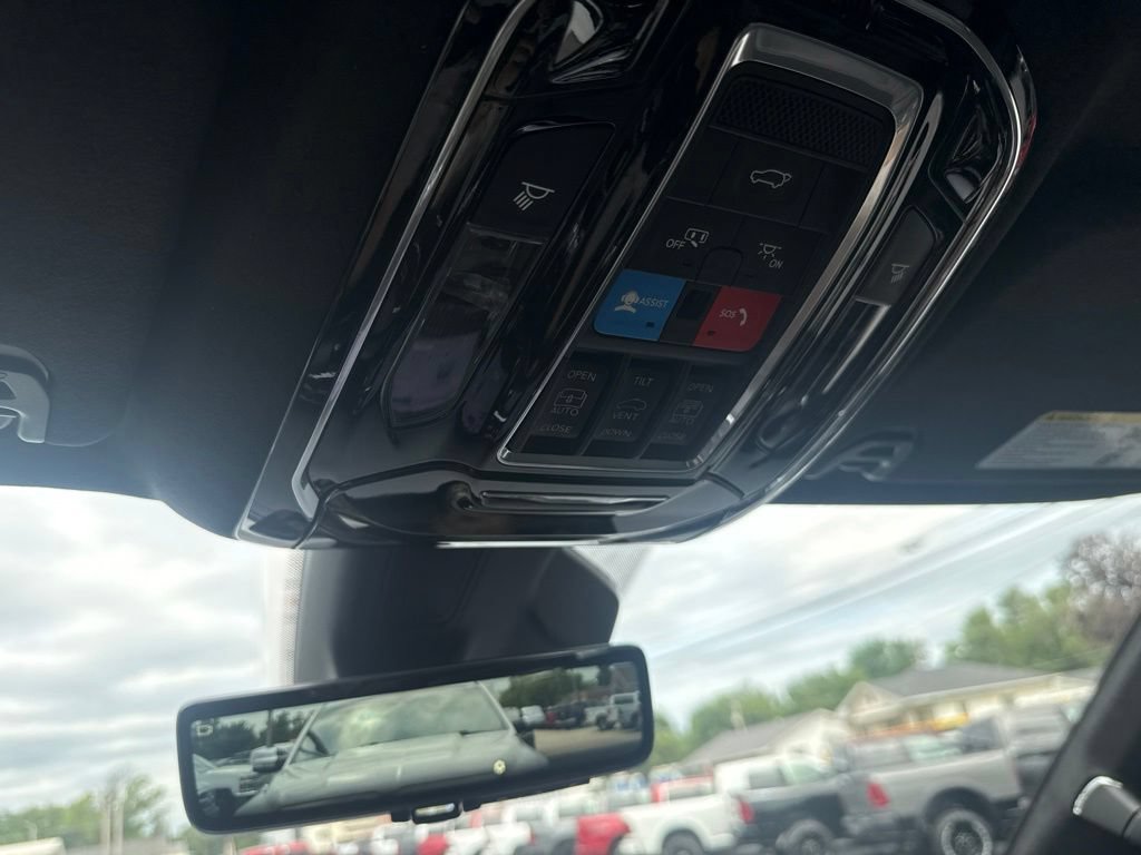 New 2026 Jeep Grand Wagoneer L Summit AWD/4WD image 33