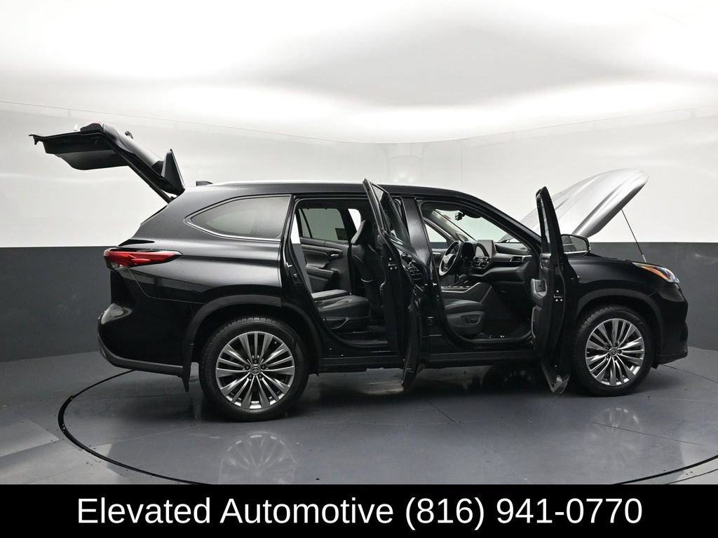 Used 2021 Toyota Highlander Platinum AWD/4WD image 31