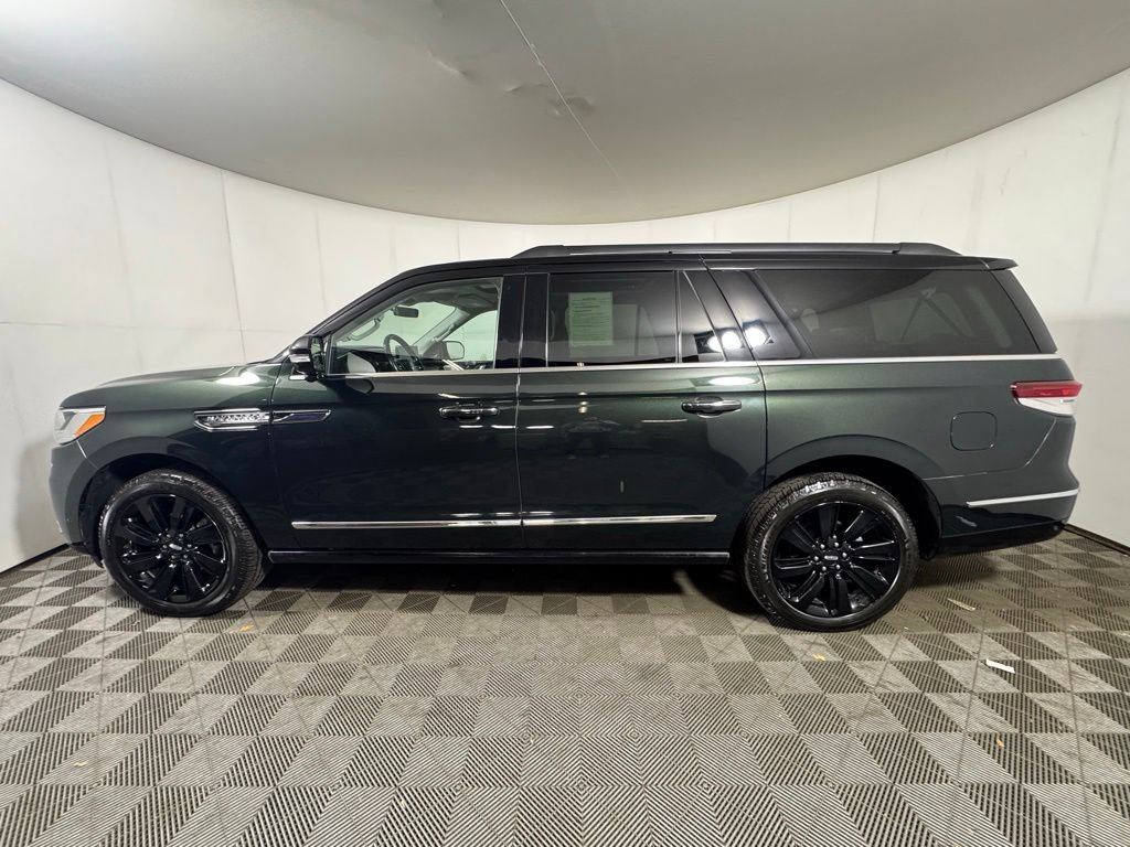 Certified 2022 Lincoln Navigator L Black Label AWD/4WD image 2