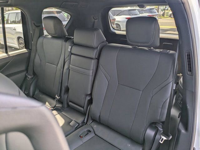 New 2026 Lexus LX 600 4WD w/ Luxury Package image 20