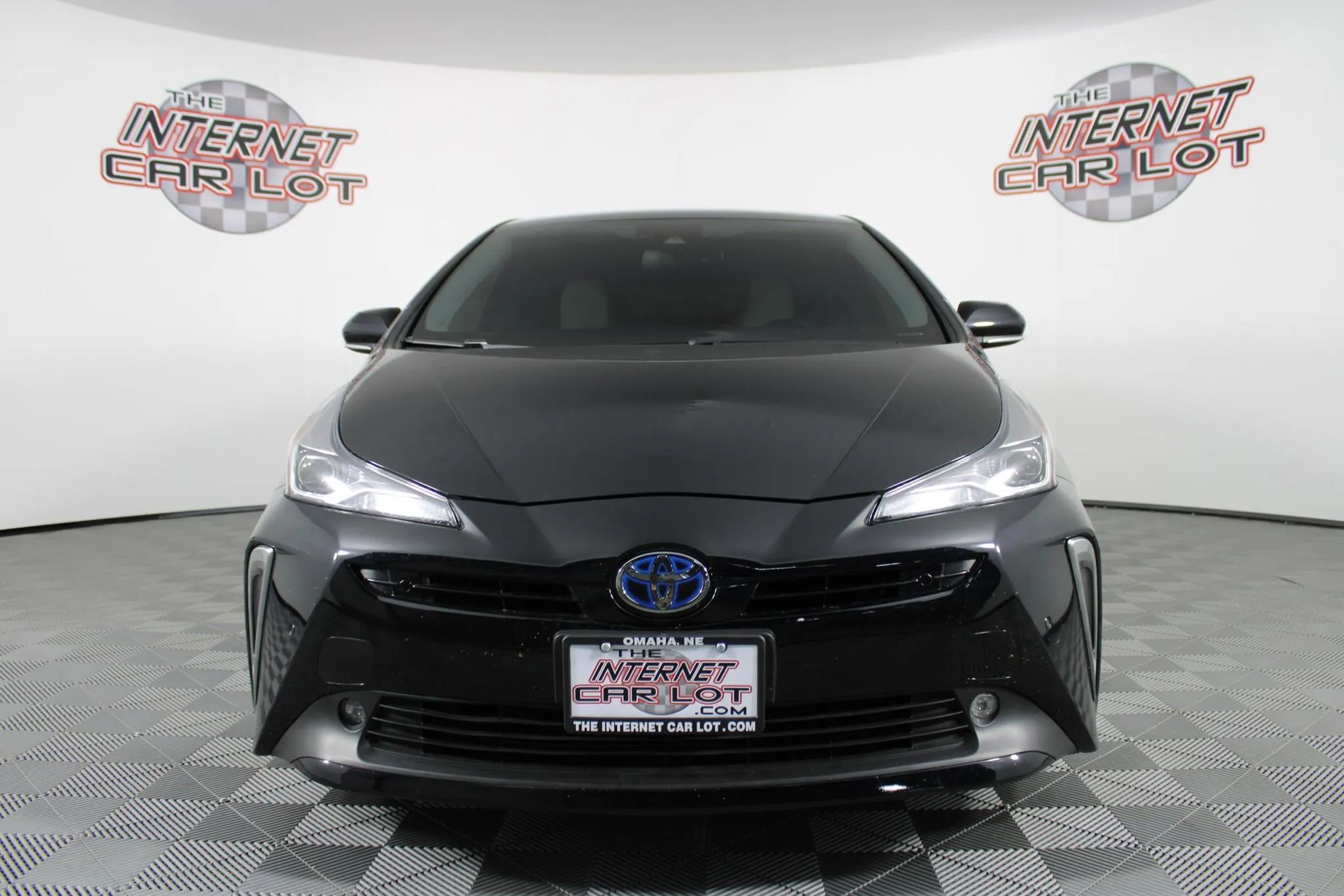 Used 2022 Toyota Prius XLE w/ Advanced Technology Package AWD/4WD image 2
