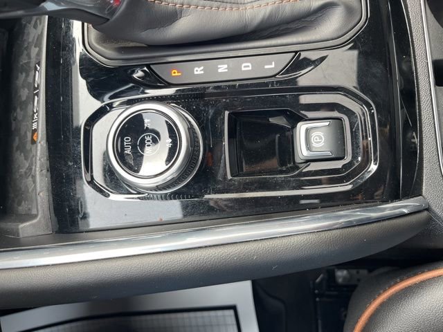 Used 2025 GMC Canyon AT4 w/ Off-Road Front Bumper Package image 19