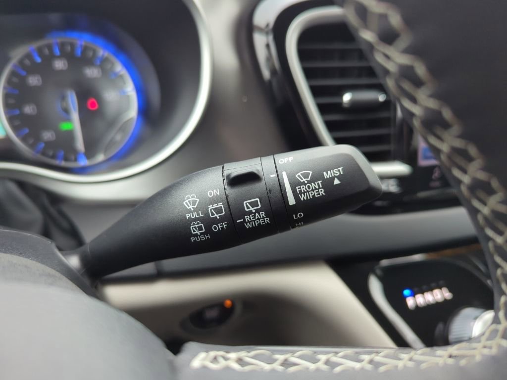 Used 2024 Chrysler Pacifica Touring-L image 26