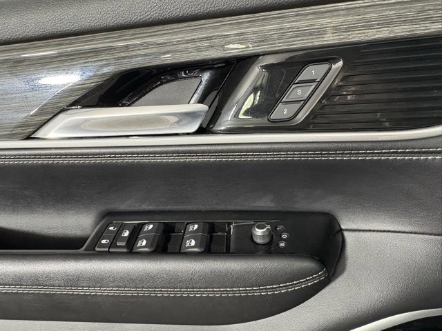 Used 2022 Jeep Wagoneer Series III w/ Premium Group I image 15