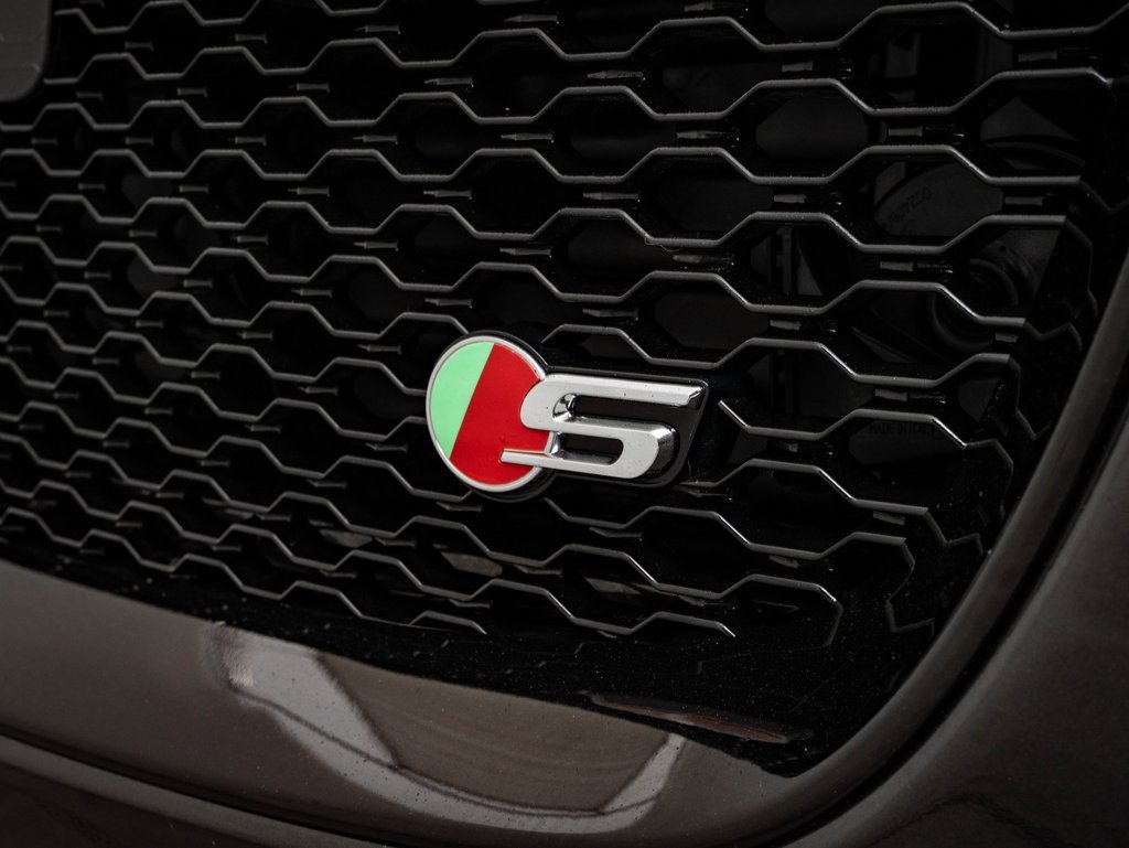 Used 2020 Jaguar F-PACE S image 20