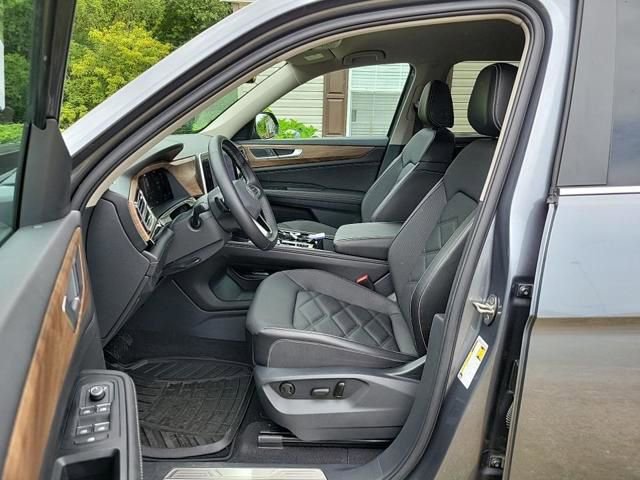 Used 2024 Volkswagen Atlas SE image 24