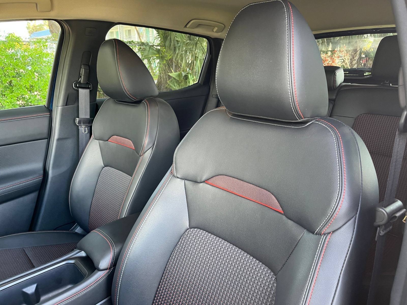 Used 2026 Nissan Kicks SR AWD/4WD image 33
