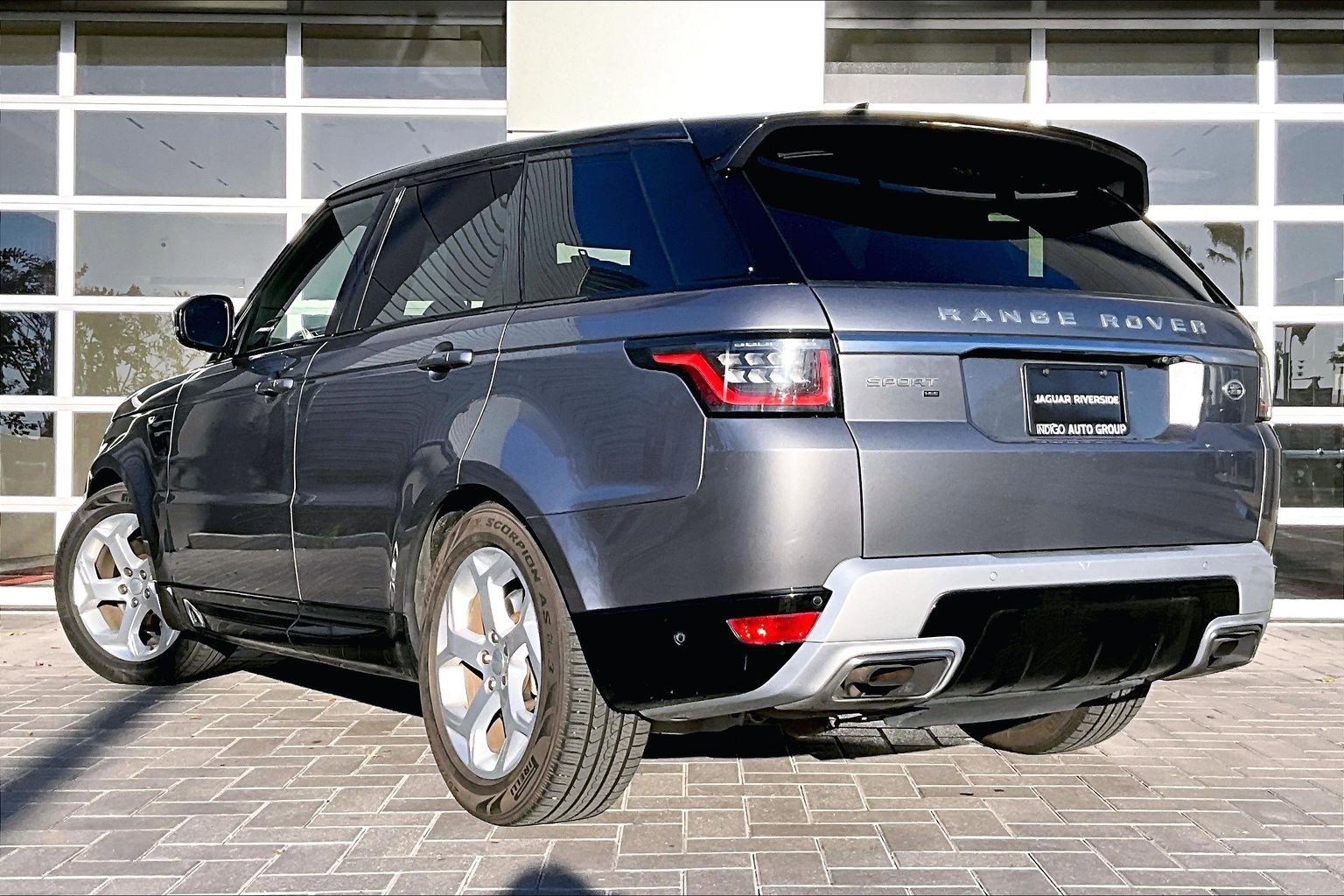 Used 2020 Land Rover Range Rover Sport HSE image 12