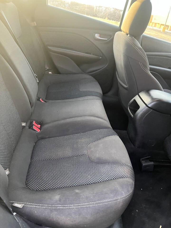 Used 2015 Dodge Dart SXT image 10